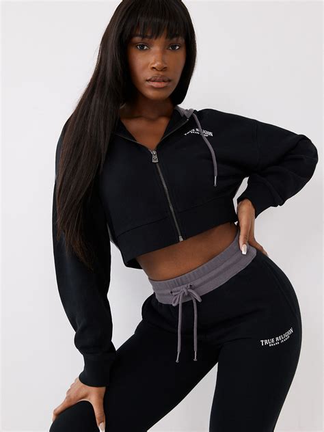 Cropped Hoodies & Pullovers (2) 